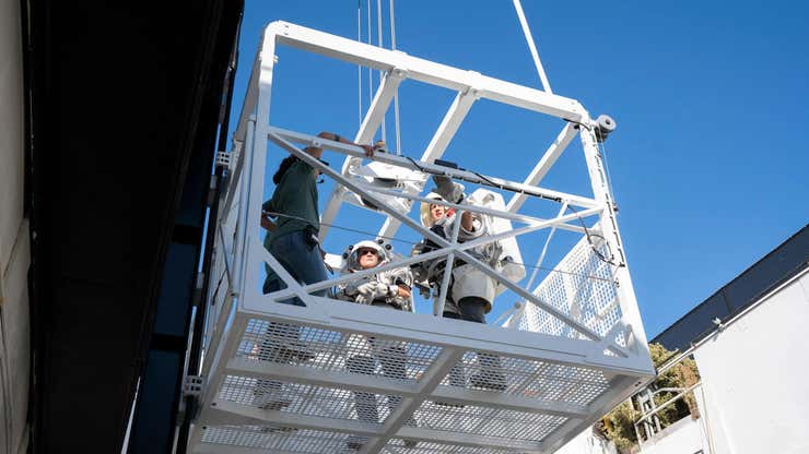 Image for NASA Astronauts Test Out Moon Elevator for 2025 Landing Mission